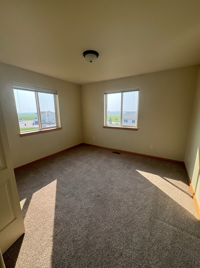 Building Photo - 376 Adeline Dr