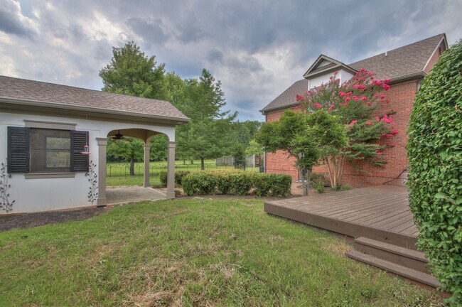 Building Photo - 4335 N Chapel Rd