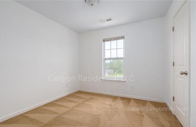 Building Photo - 5209 Switchback Dr