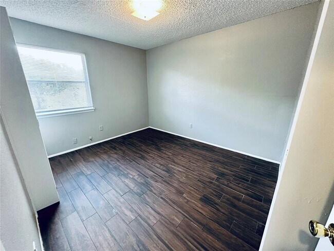Building Photo - 4901 Merritt Cir