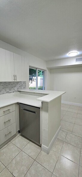 Building Photo - 3770 N Jog Rd