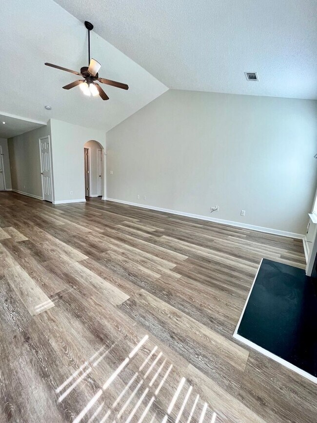 Building Photo - 110 Faybrook Dr