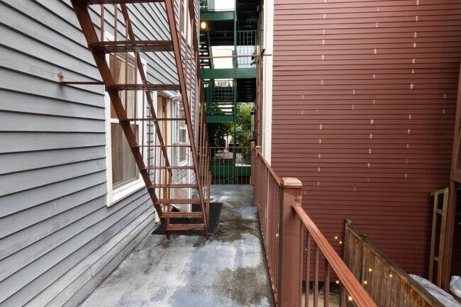Building Photo - 110 Morris St