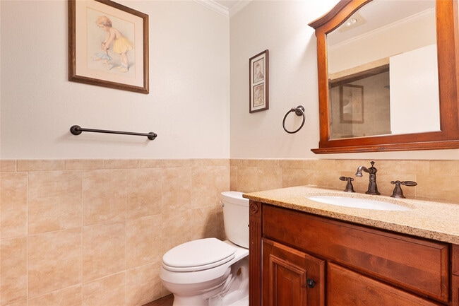 Building Photo - 370 NW 46th Ave