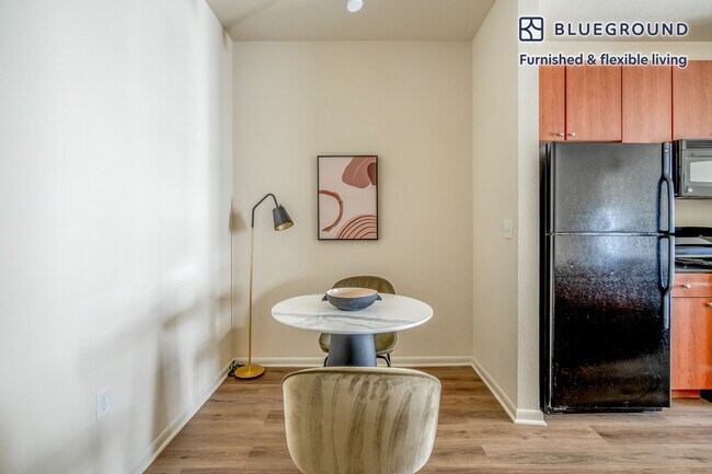 Building Photo - 3210 Esperanza Crossing