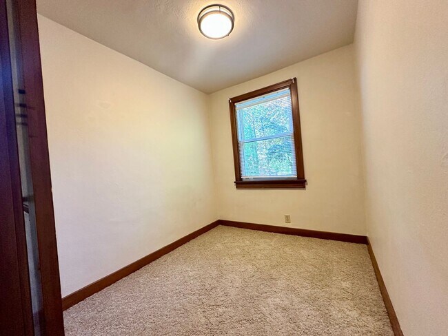 Building Photo - 1331 9th St