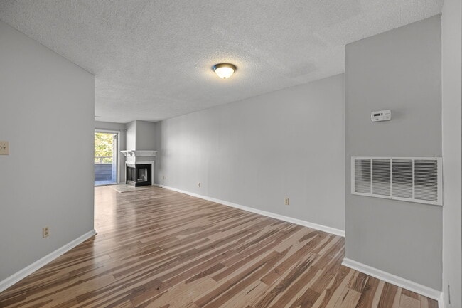 Building Photo - 2505 Stockbridge Dr