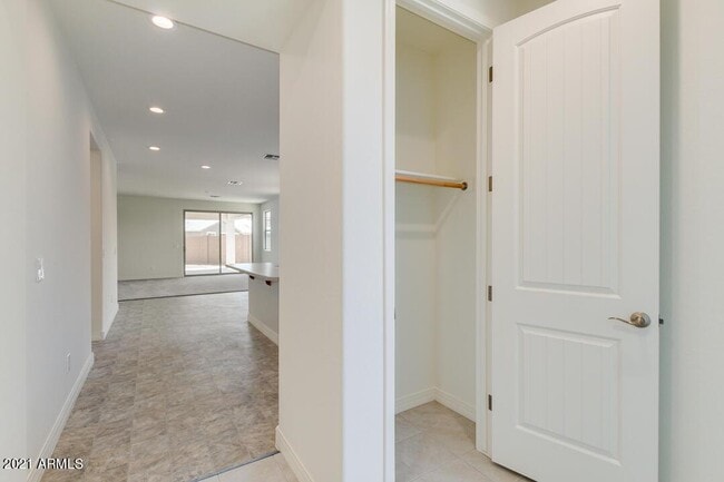 Building Photo - 1674 N Hester Trail