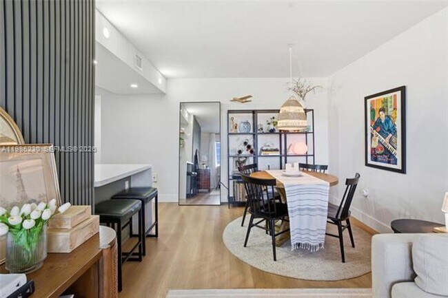 Building Photo - 1100 11th St