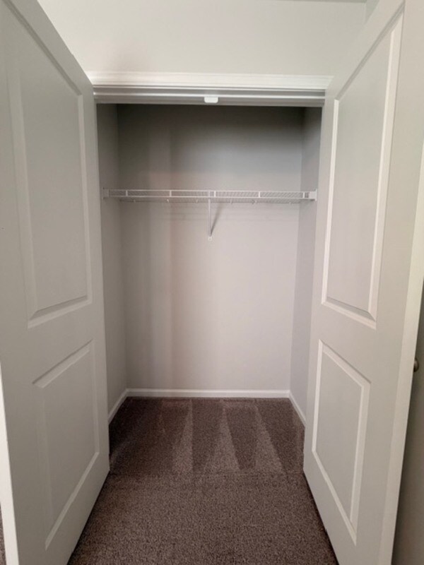 Building Photo - 2026 Skyline Rd