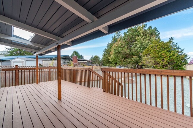 Building Photo - 4 bedroom/2 bath house in Deception Park View