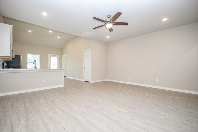 Building Photo - 21631 Coral Mist Dr