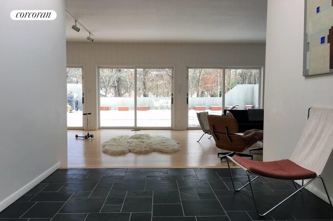 Building Photo - 115 Runnymeade Drive