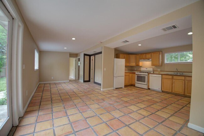 Building Photo - 1608 Boyd Ln
