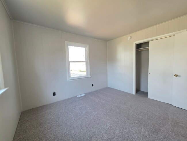 Building Photo - 406 Grove Pl