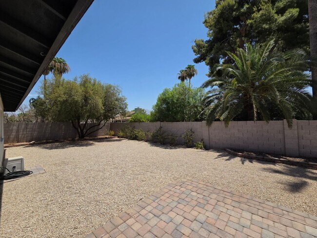 Building Photo - Beautiful 3 bedroom / 2 bath in Scottsdale!