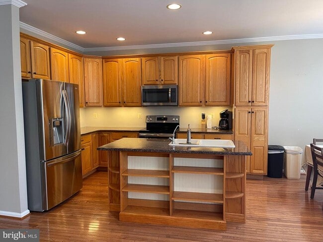 Building Photo - 821 Hinchley Run