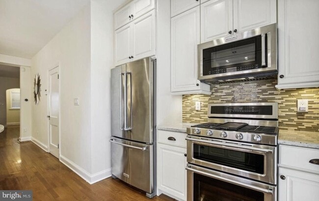 Building Photo - 1770 Hobart St NW