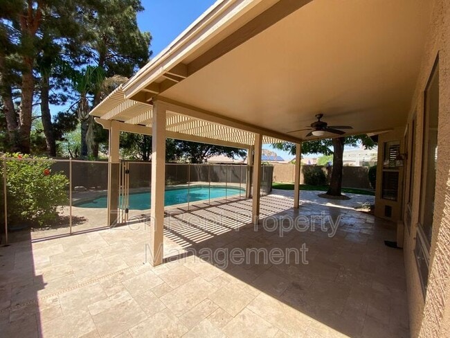 Building Photo - 426 S Burk St