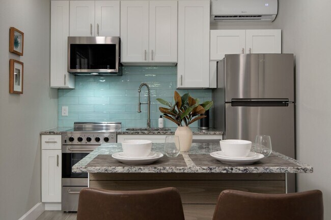 Building Photo - 1158 7th St S