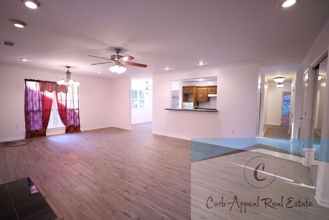 Building Photo - First month move in special $900!! Beautiful 3-bed, 2 bath condo with fireplace, 2-car garage - i...
