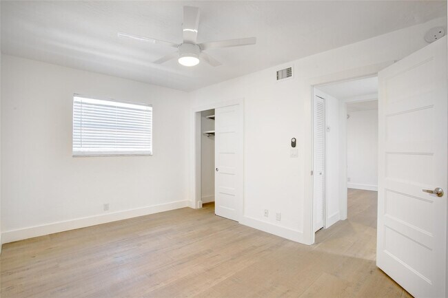 Building Photo - 530 S Federal Hwy