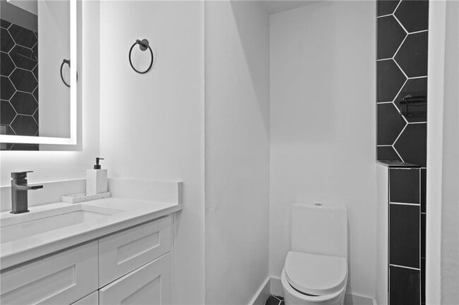 Building Photo - 3120 Godby Rd