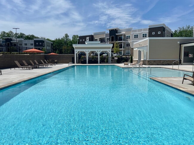 Building Photo - Tuscany con Terrazza | 1 Bed 1 Bath | 773 sf