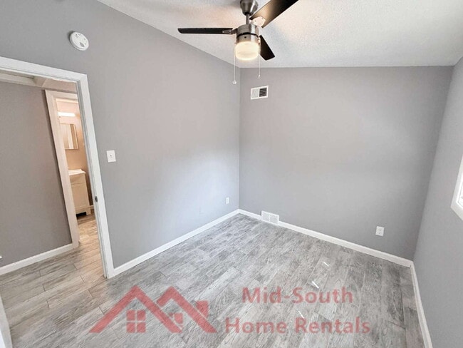 Building Photo - 1775 Colonial Hills Dr