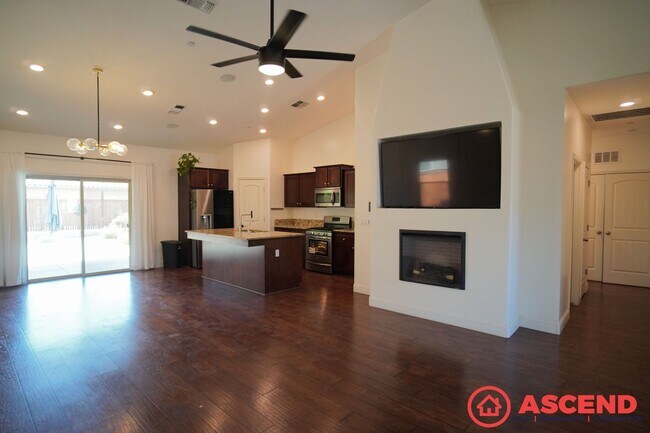 Building Photo - Phenomenal Home In Gossamer Grove!