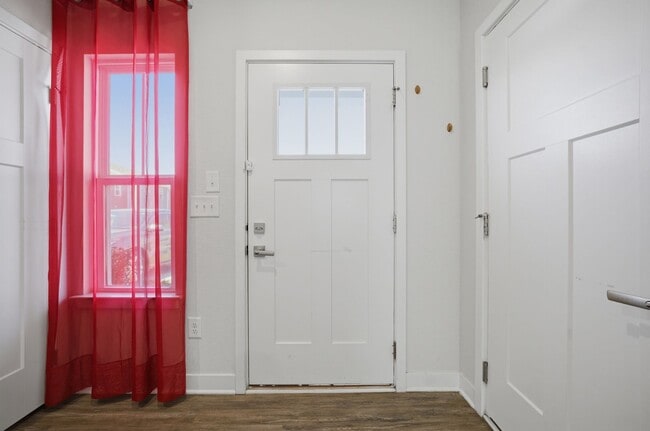 Building Photo - Chesapeake-Townhouse-Cardinal Meadows-3BR-2.5BA-1 Car Garage