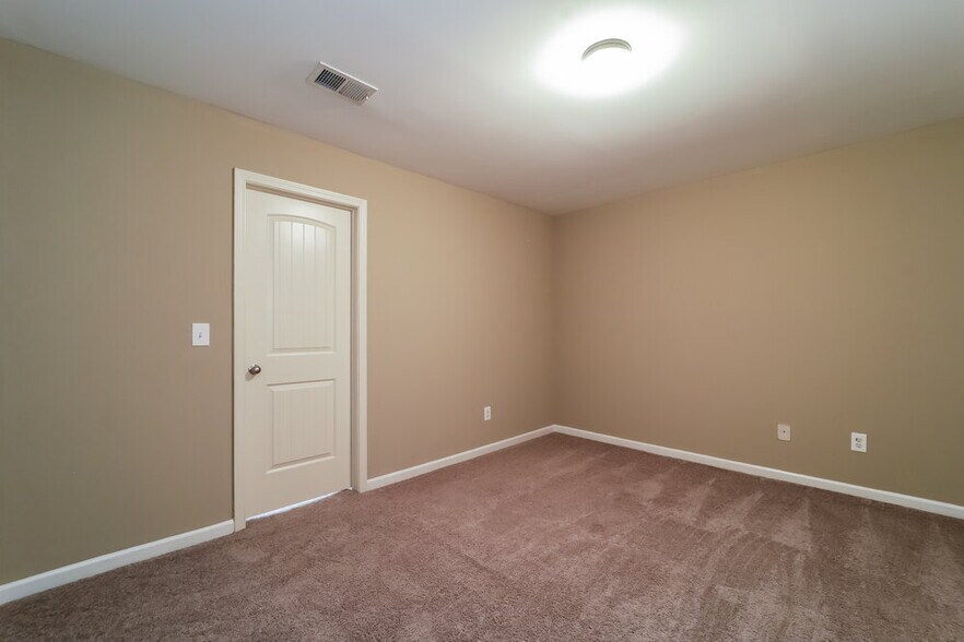 Building Photo - 71 Hamil Ct NW