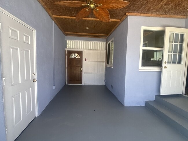 Building Photo - 1434 W Orangeburg Ave