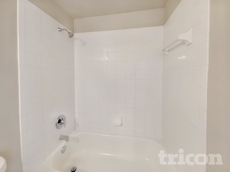 Building Photo - 12429 Cedarfield Dr