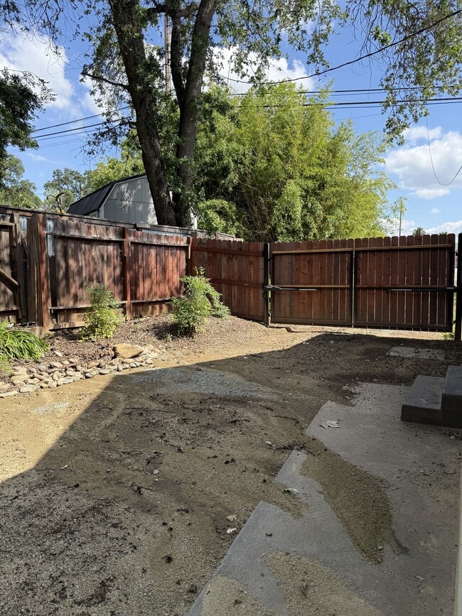 Building Photo - 116 S Arroyo Seco St