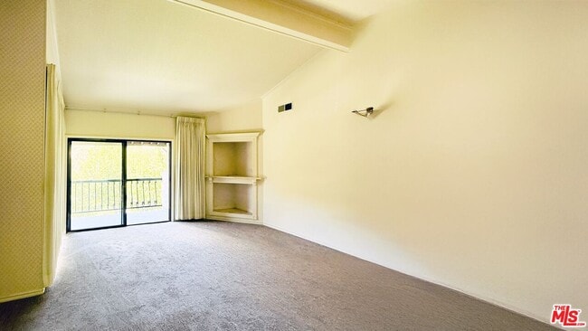Building Photo - 1488 Palisades Dr
