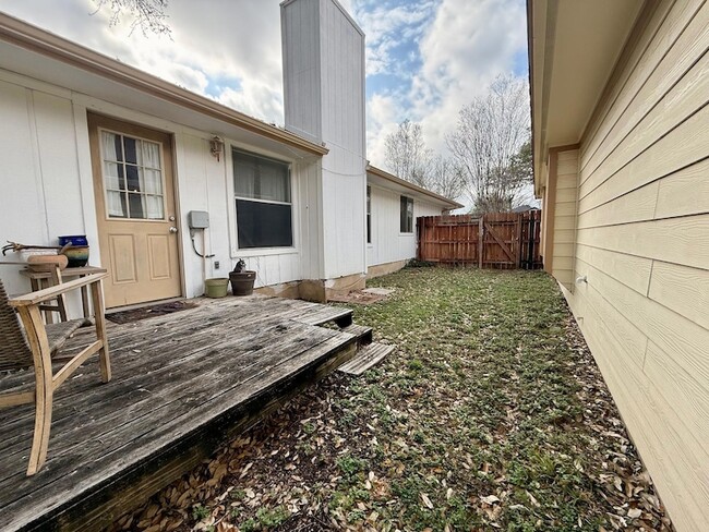 Building Photo - 16704 Whitebrush Loop