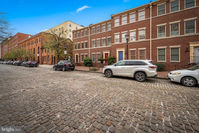 Building Photo - 922 Fell St