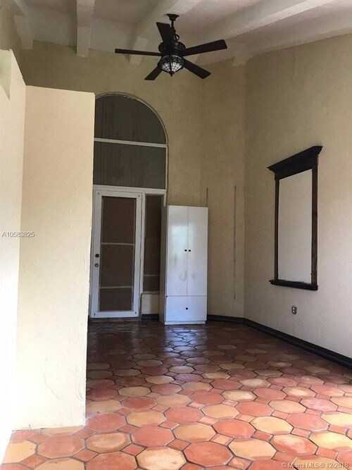Building Photo - 4911 SW 190th Ave