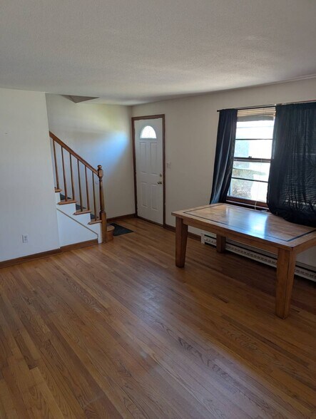 Building Photo - 83 Shawn Dr