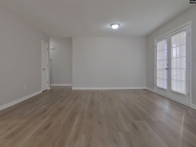 Building Photo - 105 Old Stone Rd