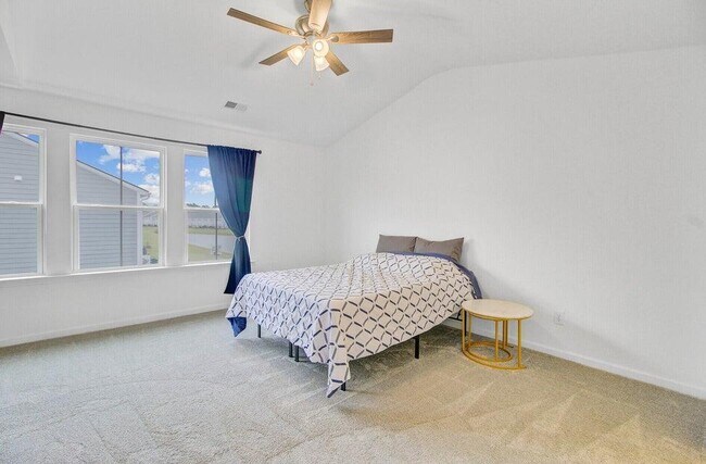 Building Photo - 770 Trotters Ln