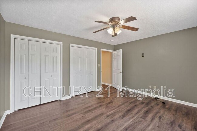Building Photo - 928 Hunting Horn Wy