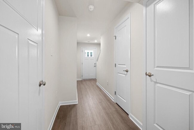 Building Photo - 46 SAND HILLS Dr