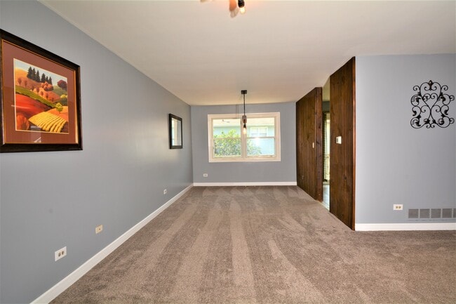Building Photo - 1126 Honeywood Dr