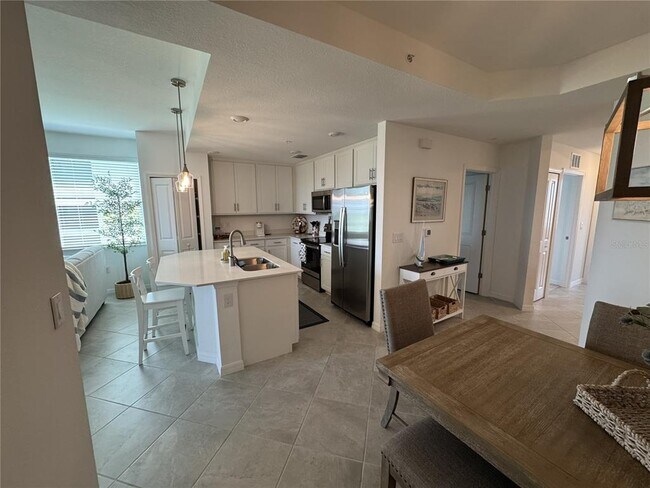 Building Photo - 12240 Wellen Golf St