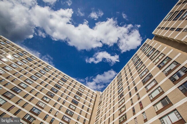 Building Photo - 4600 Duke St