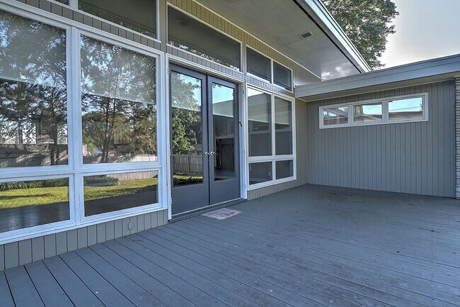 Building Photo - 3 Bdrm / 2 Bath One Level Home   Kingsport, TN