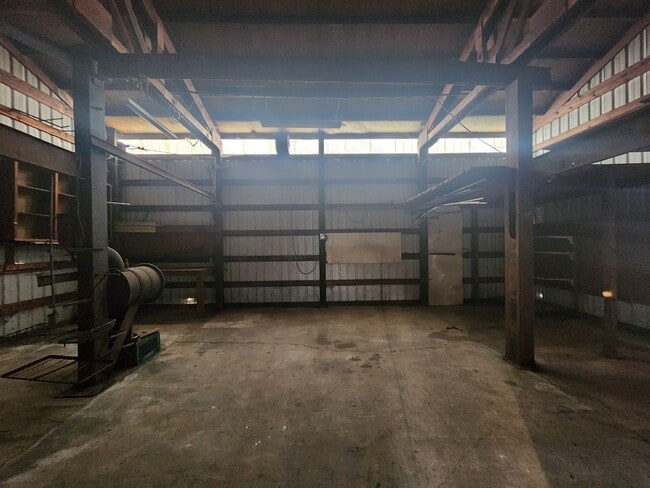 Building Photo - 3-bedroom 1 bath Single Level House