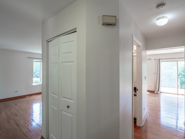 Building Photo - 1040 Sanctuary Ln
